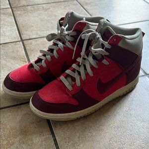 Nike Red/Beige high top release series. Red suede/Maroon&beige leather.